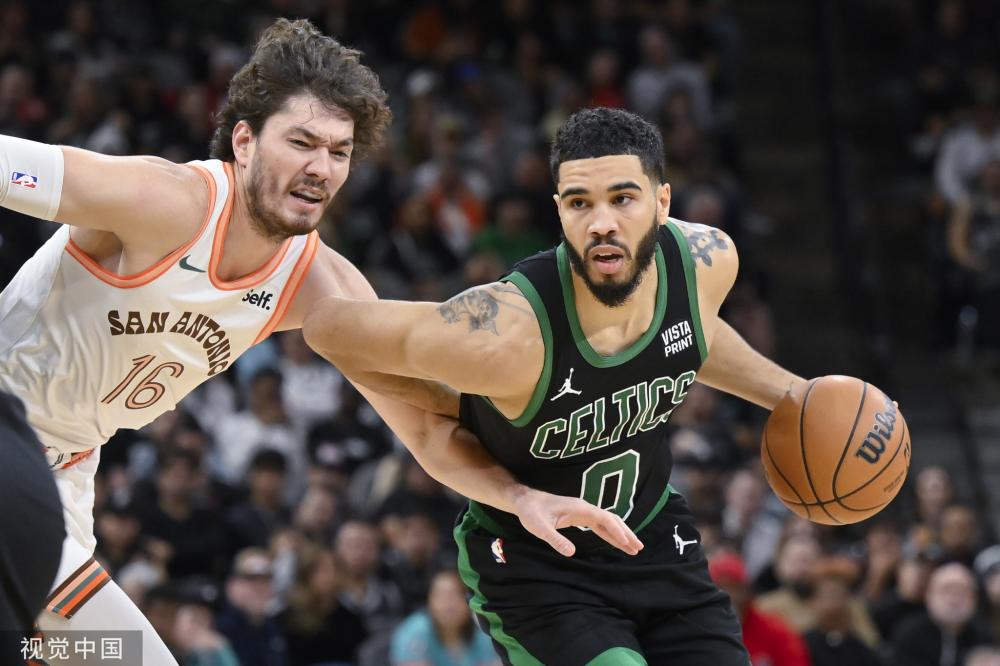 两支球队在 两支球队在